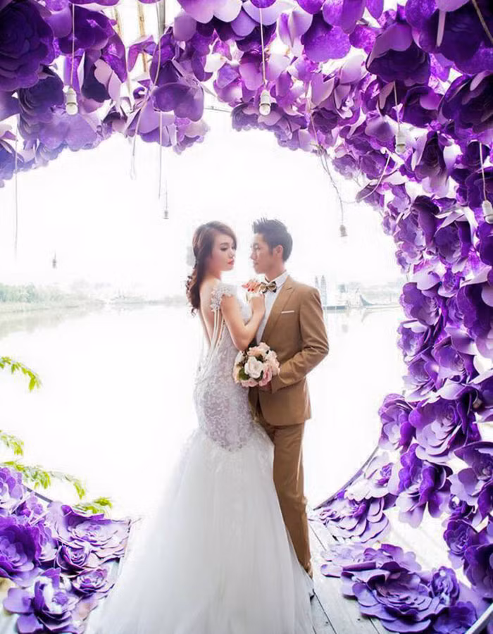 Nên Thiên Dương cho rằng bộ ảnh khi được chia sẻ lên mạng sẽ không thể "chiều" lòng được hết tất cả mọi người, chắc chắn sẽ có người khen, người chê. Lời chê bai luôn khiến bản thân anh cảm thấy buồn nhưng tốt nhất vẫn nên chọn cách can đảm để đương đầu.