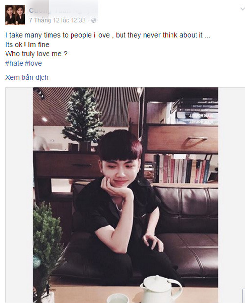 Sau thời gian yêu thương mặn nồng với bạn trai người Mỹ, Tuấn Cường - sinh năm 1996 gần đây thường xuyên cập nhật những dòng trạng thái buồn bã, những câu nói đầy ẩn ý về chuyện tình yêu đổ vỡ. Thậm chí, Tuấn Cường còn xoá gần như toàn bộ hình ảnh ngọt ngào của mình và Tyler Grasser chụp trước đây khiến bạn bè, cư dân mạng đang tin vào chuyện đổ vỡ tình cảm đã xảy ra.