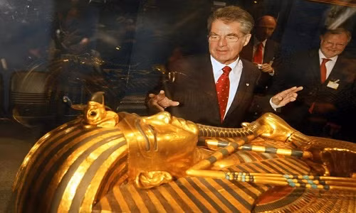 Ai Cap lan dau mo cua ''kho bau cua Vua Tut'' cho khach