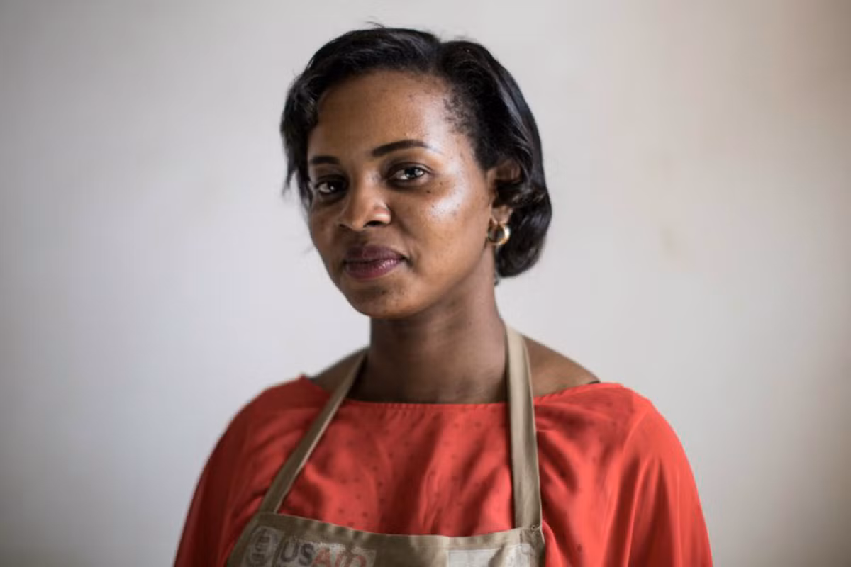 Mugaruka hiện là một trong số rất ít chuyên gia đánh giá cà phê ở Cộng hòa Dân chủ Congo và là người phụ nữ duy nhất. 9X có chứng chỉ Q - cấp cao nhất về năng lực kiểm định chất lượng cà phê. Công việc của Mugaruka giúp người gieo trồng và sản xuất cà phê tại Congo tạo ra dòng sản phẩm tốt nhất, thu hút thương nhân quốc tế. Điều này tạo rất nhiều việc làm, góp phần giảm tình trạng thất nghiệp ở quốc gia Trung Phi. 9X làm việc tại phòng kiểm định cà phê ở thành phố Bukavu - nơi hàng tuần cô mở lớp hướng dẫn phụ nữ Congo đánh giá kết cấu, hương vị… cà phê. Hanne Gaby Odiele (29 tuổi, người mẫu)