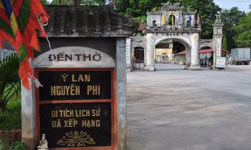 Hoang Thai hau Y Lan va vet den sam hoi mai khong phai-Hinh-2