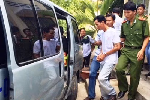 Ca gia dinh bi thieu chet vi ke si tinh