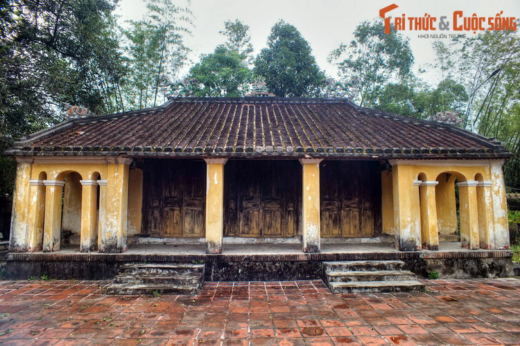 Ngược dòng lịch sử, địa danh “Tam Kỳ” xuất hiện lần đầu tiên trong cuốn “Phủ biên Tạp lục” của Lê Quý Đôn viết khoảng năm 1776. Ảnh: Đình Thạch Tân trong khu di tích lịch sử địa đạo Kỳ Anh ở Tam Kỳ.