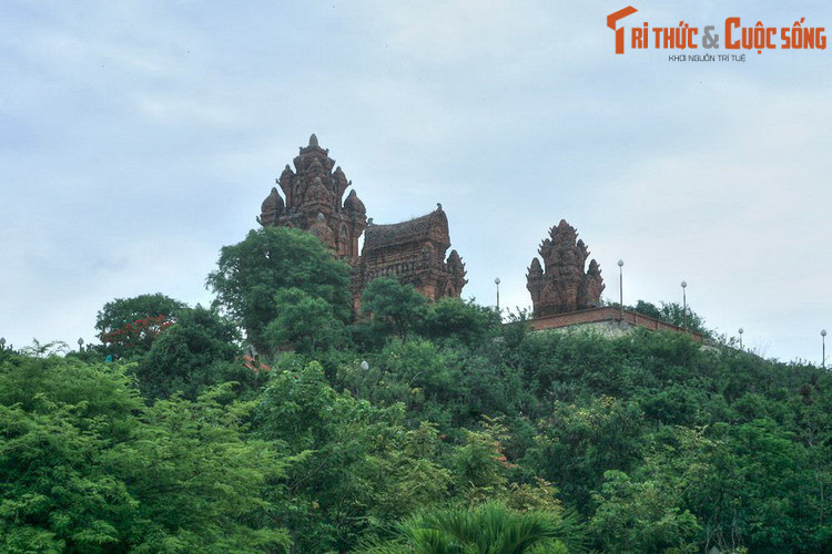 Là thủ phủ của tỉnh Ninh Thuận, thành phố Phan Rang - Tháp Chàm được cả nước biết đến qua hình tòa tháp Po Klong Garai kỳ vỹ của người Chăm. Tên gọi Phan Rang - Tháp Chàm có nguồn gốc từ đâu?