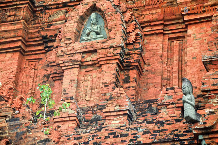 Từ 1976 đến 1991, khi tỉnh Ninh Thuận hợp nhất với tỉnh Bình Thuận và tỉnh Bình Tuy thành tỉnh Thuận Hải thì Phan Rang – Tháp Chàm trở thành thị xã thứ hai thuộc tỉnh Thuận Hải, sau thị xã Phan Thiết.