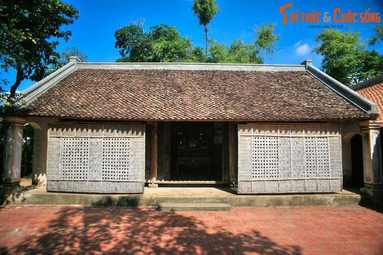 Bên cạnh ngôi nhà của cụ Phó bảng, làng Sen còn nhiều địa điểm khác mang dấu ấn thời niên thiếu của Bác Hồ như giếng Cốc, lò rèn cố Điền, nhà cụ Nguyễn Sinh Nhậm - ông nội của Bác Hồ (trong ảnh), nhà của cử nhân Vương Thúc Quý - người thầy của Bác thuở thiếu thời...