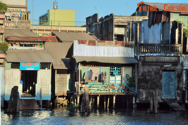 Có lẽ cái tên gợi cảm này xuất phát từ một thực tế Mỹ Tho từ thuở xa xưa đã là một miền sông nước trù phú, có nhiều hộ gia đình khá giả, phụ nữ trong nhà không phải làm việc ngoài trời nắng nên có làn da trắng đẹp.