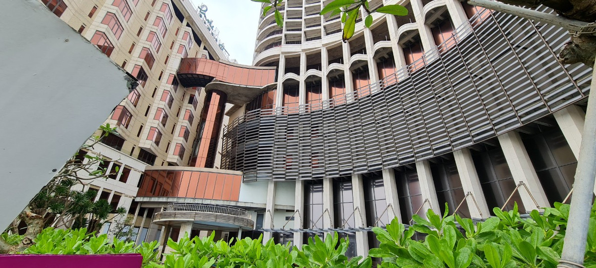 Nhiều hạng mục của khách sạn đã bắt đầu xuống cấp.