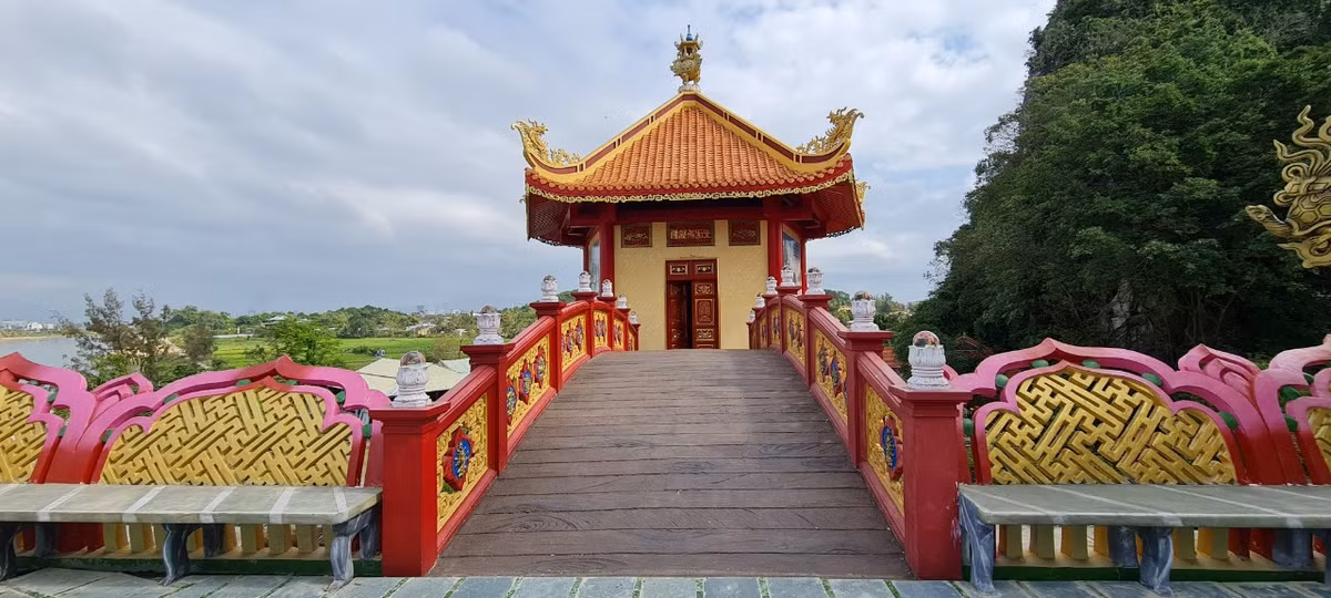 Năm 2000, Lễ hội Quán Thế Âm Ngũ Hành Sơn đã được Tổng cục Du lịch xếp vào danh mục 15 lễ hội lớn của cả nước.