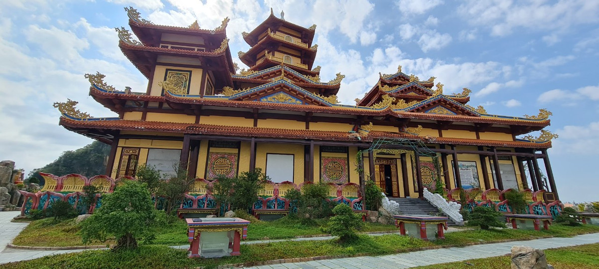 Đây cũng là dịp để Phật tử nói riêng và nhân dân nói chung cầu cho Quốc thái dân an, chúng sinh an lạc, khơi dậy lòng từ bi, bác ái, hướng thiện trong mỗi con người, sự hòa hợp giữa Phật pháp với dân tộc, tình yêu quê hương đất nước.