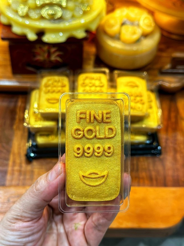 Cung la vang, nhung kieu mua gay sot ngay via Than tai-Hinh-9