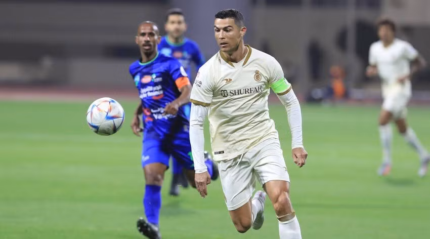 Nguoi hao huc doi dau voi Ronaldo tai giai Saudi Pro League