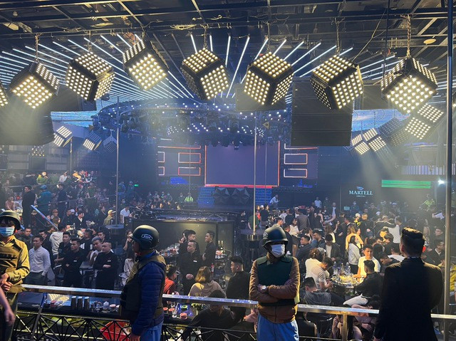 Bắt “ổ ma túy” tại vũ trường lớn nhất Đà Nẵng: Khởi tố 4 bị can Bat “o ma tuy” tai vu truong lon nhat Da Nang: Khoi to 4 bi can