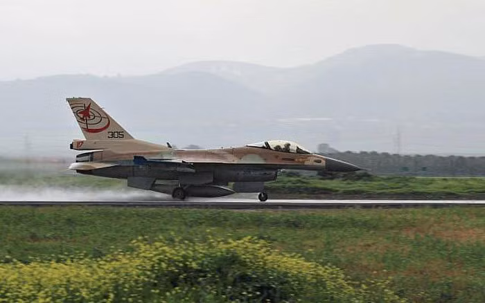 “Hệ thống phòng không Syria đã đẩy lùi một cuộc không kích của Israel vào đêm thứ năm ngày 10/9", cơ quan thông tấn nhà nước SANA của Syria đưa tin.