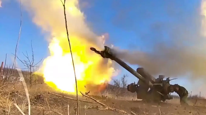 Đây là một nhiệm vụ không dễ dàng hoàn thành. Bộ binh Nga sẽ cần chờ pháo binh di chuyển xong vị trí mới có thể tiếp tục tấn công quy mô lớn, trước thời điểm đó, quân Nga ở phía nam có thể sẽ giảm nhịp độ tấn công. Ảnh: Business Insider.