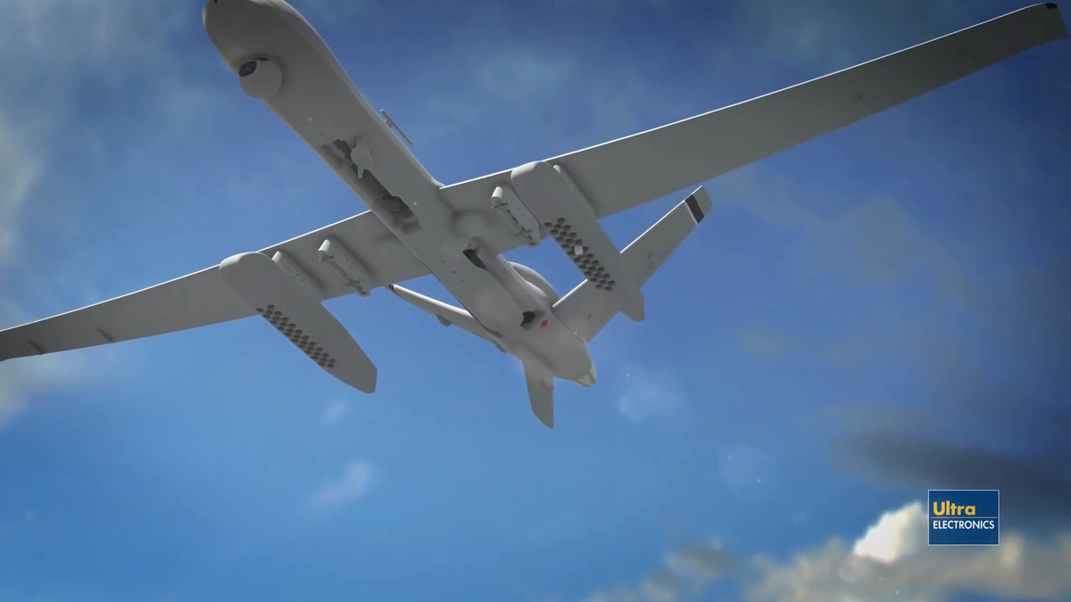 Giới chức quân sự Mỹ đề xuất sử dụng phiên bản hàng hải của UAV chiến đấu Reaper MQ-9 được gọi là Sea Guardian với thiết kế đặc biệt. Thủy quân lục chiến Mỹ đã nhận được 2 máy bay không người lái loại này và đang đào tạo nhân viên vận hành chúng.