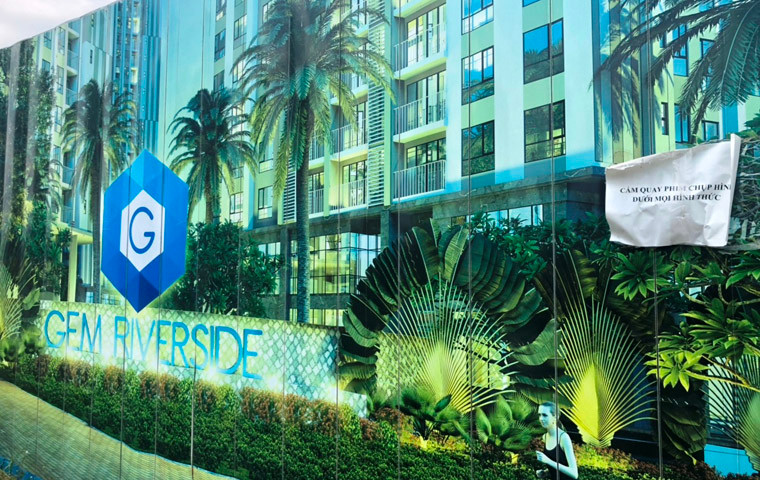 Cả khu dự án rộng 6,7ha được rào chắn xung quanh...