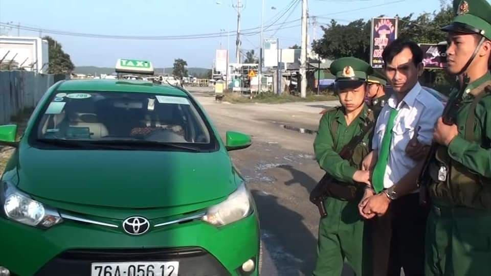 Tai xe taxi Mai Linh van chuyen ma tuy bi bat tai tran