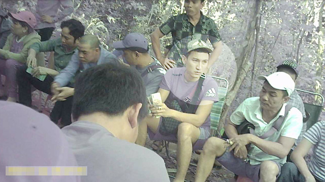 Con trai điều hành sới bạc, đại tá Phó công an huyện than 'tôi rất đau khổ' Con trai dieu hanh soi bac, dai ta Pho cong an huyen than 'toi rat dau kho'