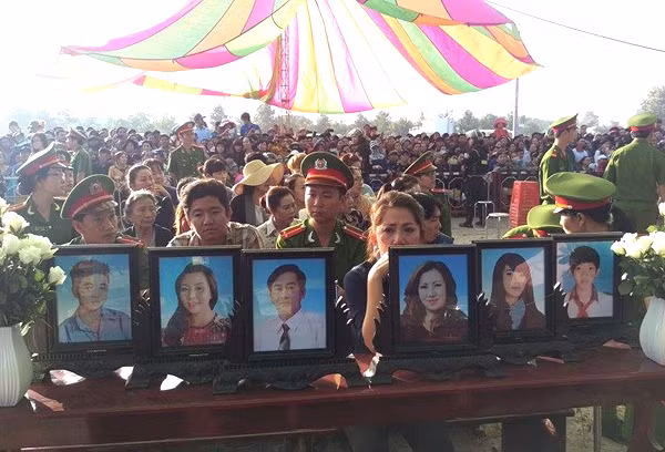 Ngày 5/7/2015, Dương rủ Trần Đình Thoại tham gia nhưng Thoại từ chối, chỉ mua dao cho bạn. Sau đó Dương lôi kéo Vũ Văn Tiến tham gia nhưng nói dối là đến đòi vợ chồng ông Mỹ 900 triệu đồng đã góp vốn làm ăn từ hồi con yêu con gái họ. Anh ta hứa sẽ chia cho Tiến một phần.