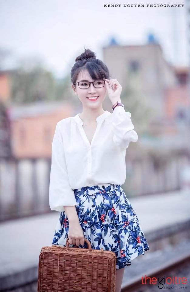 Không chỉ ghi điểm trong mắt mọi người nhờ ngoại hình xinh đẹp, Huệ Châu còn khiến nhiều người ngưỡng mộ về lối sống tự lập và bản lĩnh của mình.