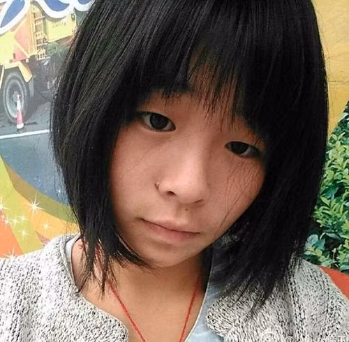 Kèm theo đó là danh mục tài khoản ngân hàng của Lý Việt Hưng để mọi người có thể chuyển khoản, giúp đỡ cậu ta và gia đình.