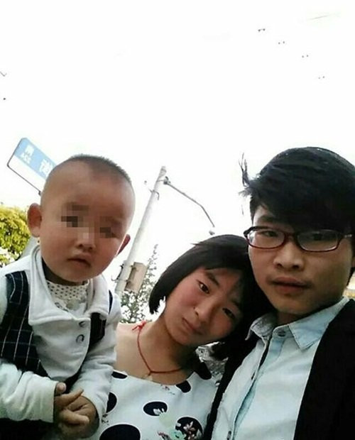 Ngay sau khi đăng tải, bài viết của Lý Việt Hưng đã gây được sự chú ý lớn, nhận được nhiều sự chia sẻ cũng như những luồng ý kiến khác nhau. Có người chỉ trích Việt Hưng lười lao động, sống kiểu "ôm cây đợi thỏ", có gia đình rồi không chịu kiếm tiền lại đi ăn xin, phụ thuộc vào người khác.