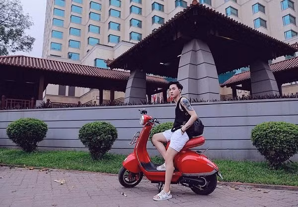 Ngoài vẻ điển trai, Diệc Phong còn thu hút một lượt theo dõi hùng hậu trên mạng xã hội bởi gu thời trang sành điệu.