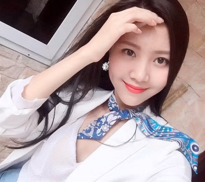 Gương mặt đầu tiên đại diện cho vẻ đẹp và tài năng của phái đẹp Việt là Vũ Ngọc Châm, hiện là nữ tiếp viên tại hàng không tại Korean Air. Không chỉ có khuôn mặt xinh đẹp, 9X còn sở hữu ngoại hình cân đối, gu thời trang hiện đại và khuôn mặt được so sánh giống diễn viên Trung Quốc - Thang Duy.