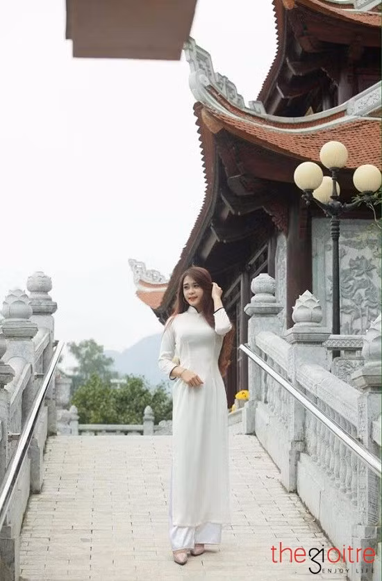 Ước mơ của cô là trở thành một người mẫu ảnh và diễn viên tương lai.