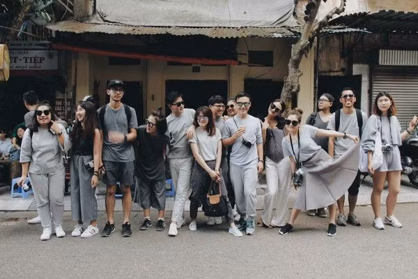 Theo một số thông tin được được nhóm bạn chia sẻ trên một số trang báo tại Thái về chuyến đi này, được biết đội của họ rất đoàn kết và hòa đồng, yêu thương nhau. Từng thành viên trong đội thích du lịch và thời trang, vậy nên đi phượt đến đất nước nào cũng thu hút được sự chú ý. Ảnh: Dek-d.