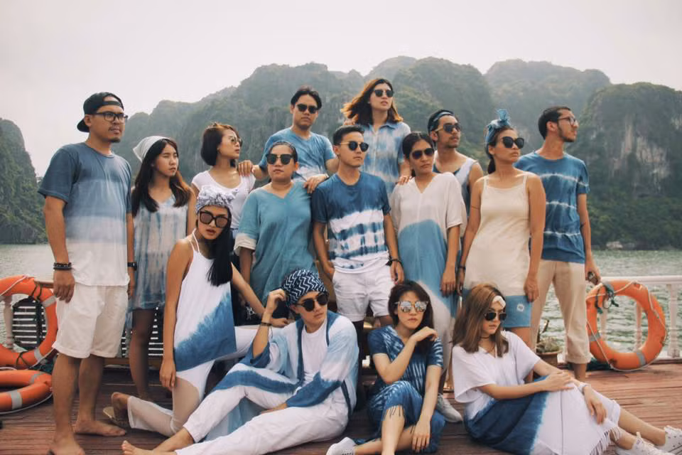 Ra bè cá Hạ Long phải quẩy từng bừng và "xanh" hết nấc.