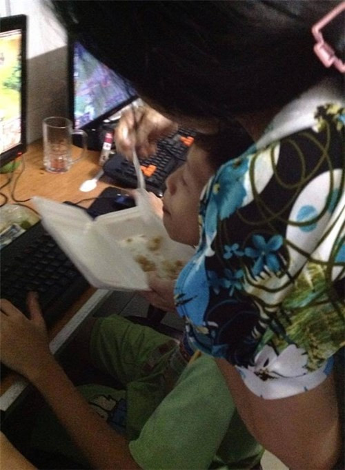 Dân mạng đã từng nhiều lần tranh cãi về tính xác thực của những bức ảnh này.