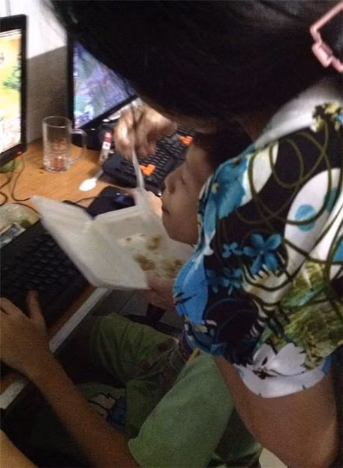 Dân mạng đã từng nhiều lần tranh cãi về tính xác thực của những bức ảnh này.