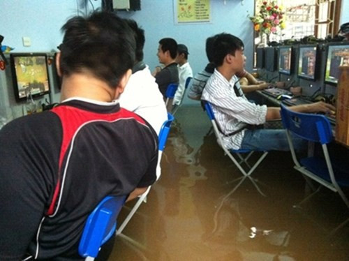 Các thánh lỳ khiến biết bao người "khiếp đảm" bởi độ bám siêu phàm bất chấp mọi điều kiện thời tiết.