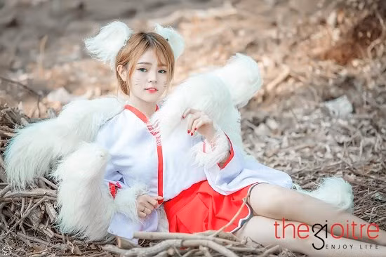 “Mình chơi liên minh huyền thoại và có thích hình ảnh của nhân vật Arhi. Ai cũng nghĩ nhân vật này phải theo phong cách sexy và ma quái nên mình muốn phá cách và làm thay đổi suy nghĩ của mọi người chụp theo phong cách dễ thương, hồn nhiên hơn.