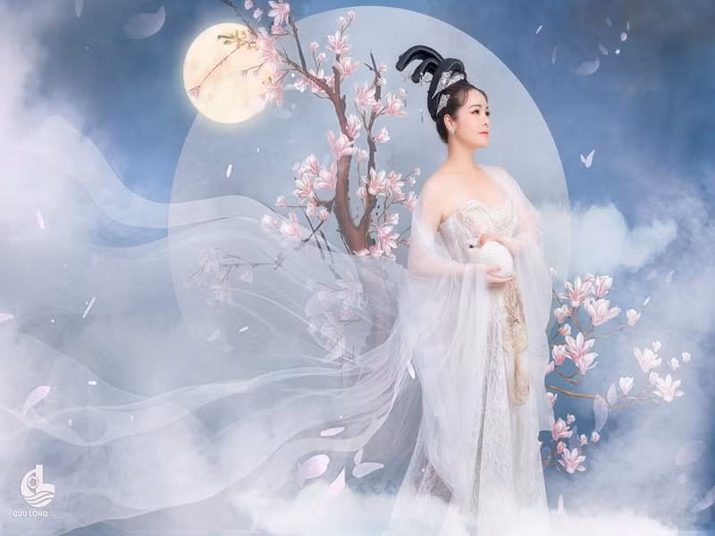 Bà mẹ một con được khen đẹp đến nao lòng. Ảnh: FBNV