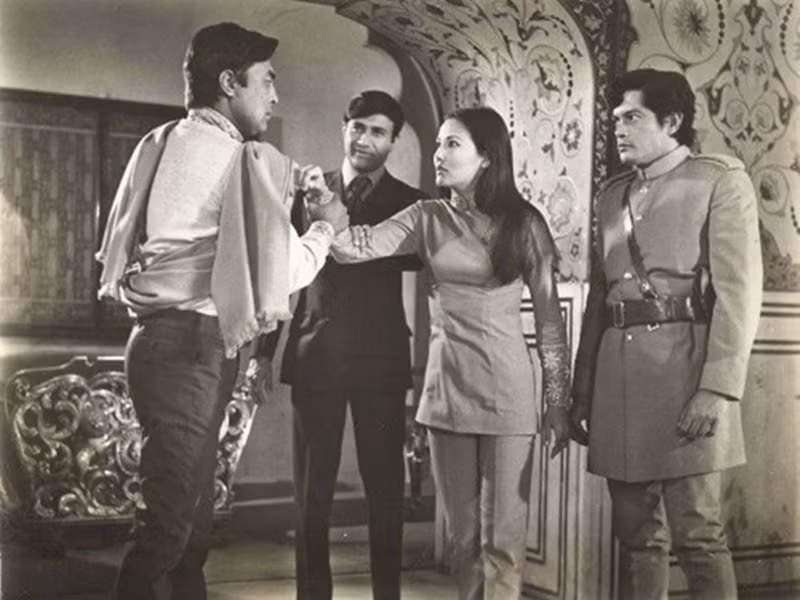 Kiều Chinh còn đóng phim nước ngoài. Năm 1970, bà tham gia phim "The evil within", hợp tác cùng tài tử người Ấn Độ Dev Anand. Sau khi sang Mỹ định cư năm 1975, Kiều Chinh tiếp tục hoạt động nghệ thuật. Ảnh: Sức khỏe và đời sống