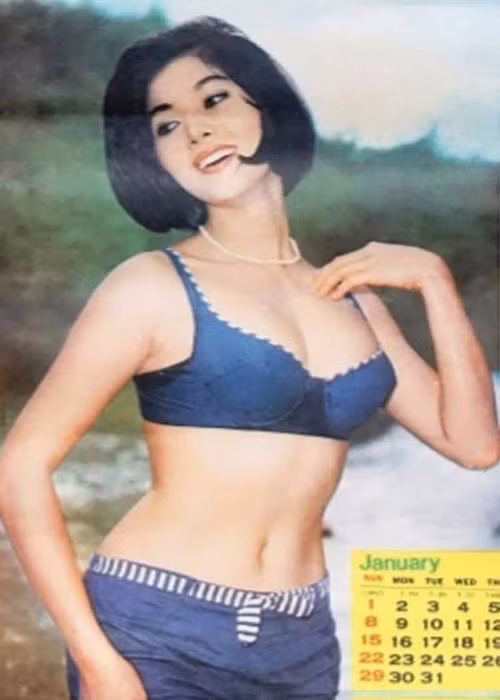 Ngày trẻ, không chỉ tài năng, Thẩm Thúy Hằng là tuyệt sắc giai nhân. Bà sở hữu gương mặt xinh đẹp với sống mũi thẳng, đôi mắt to, sâu thẳm, đôi môi căng mọng cùng thân hình gợi cảm. Ảnh: Tiền Phong