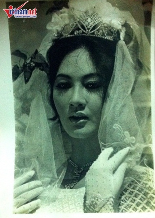 Thẩm Thúy Hằng còn là nhà sản xuất của nhiều bộ phim ăn khách như “Như hạt mưa sa”, “Như giọt sương khuya”, “Chiều kỷ niệm”. Sau vở kịch “Lôi Vũ” của đoàn kịch Kim Cương, bà rút lui khỏi làng giải trí. Ảnh: Vietnamnet