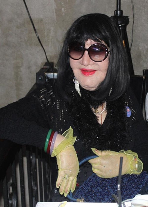 Ở tuổi xế chiều, nghệ sĩ Thẩm Thúy Hằng chịu biến chứng phẫu thuật thẩm mỹ. Gương mặt của bà trở nên biến dạng. Ảnh: Khám phá