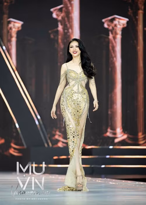 Trước khi thi quốc tế, Quỳnh Hoa lọt top 10 Hoa hậu Hoàn vũ Việt Nam 2022. Ảnh: FBNV