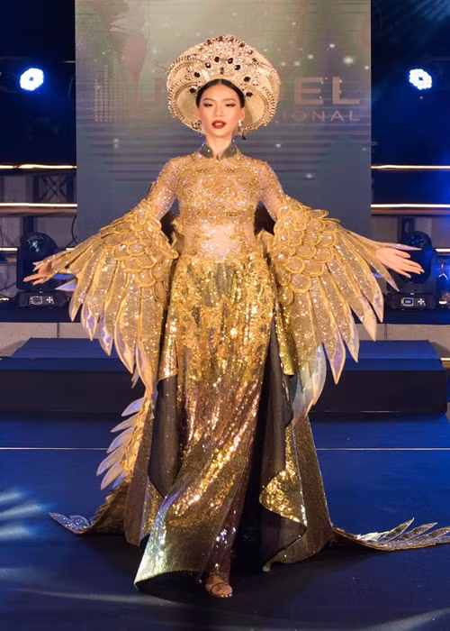 Đại diện Việt Nam giành chiến thắng trong khi đại diện Canada, Hà Lan, Srilanka, Thụy Sĩ lần lượt giành danh hiệu Á quân 1,2,3,4. Ảnh: Huy Tran