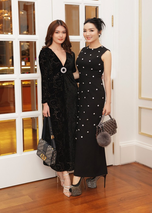 Có con gái cùng độ tuổi với Á hậu Thùy Dung, Giáng My trẻ trung, xinh đẹp không kém đàn em.