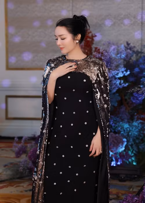 Cô thường giữ im lặng khi đời tư gây chú ý.