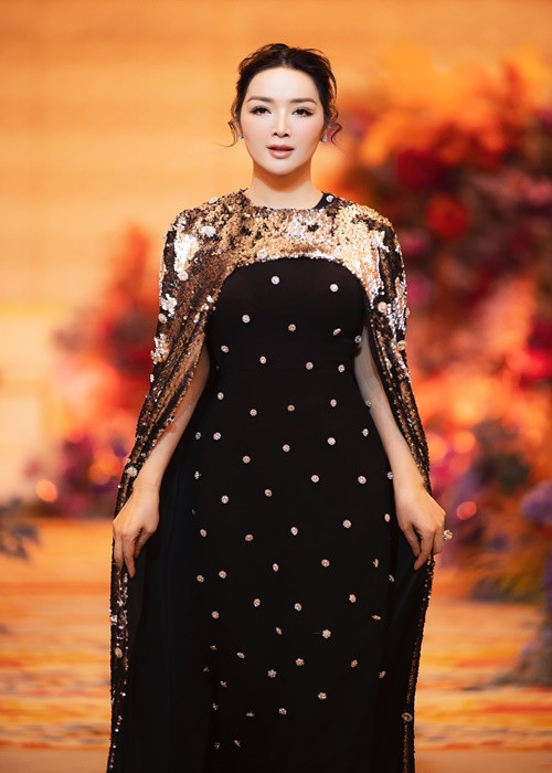 Giáng My ngày càng trẻ đẹp, dường như bị thời gian bỏ quên.