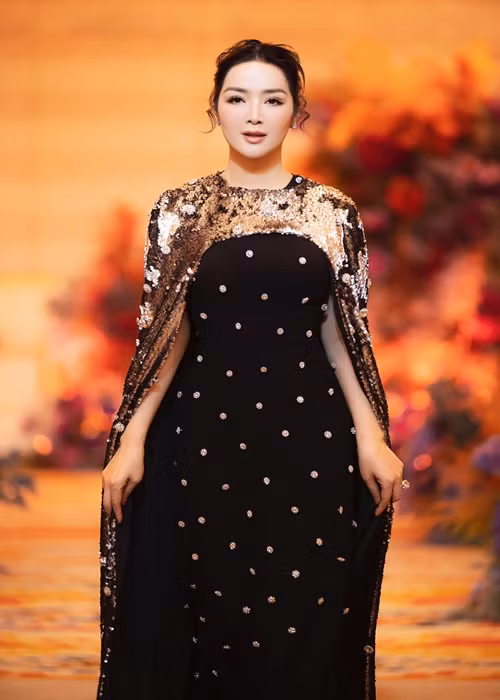 Giáng My ngày càng trẻ đẹp, dường như bị thời gian bỏ quên.