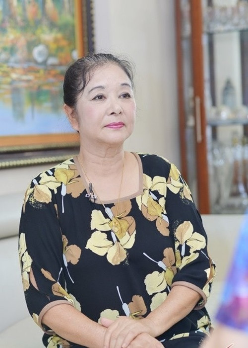 Ở tuổi ngoài 70, bà vẫn giữ được sự tươi trẻ. Ảnh: Tuổi trẻ thủ đô