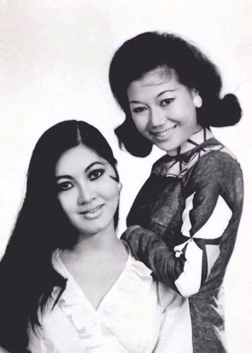 Sao Viet tiec thuong dien vien Tham Thuy Hang qua doi