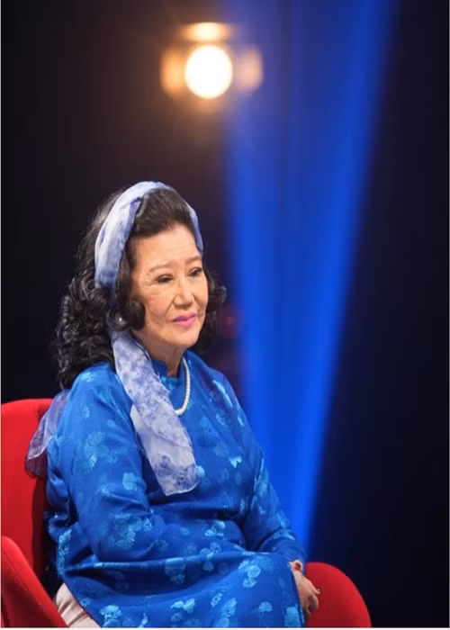 Nghệ sĩ Kim Cương nói dù đã giải nghệ, ở ẩn từ lâu, Thẩm Thúy Hằng vẫn giữ đam mê với kịch nói, quan sát tình hình sân khấu đương đại. Ảnh: Giao thông